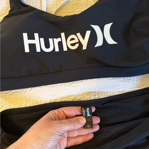 Hurley modest coverage black & white 2pc bikini sz 1X NWT - Picture 3 of 3